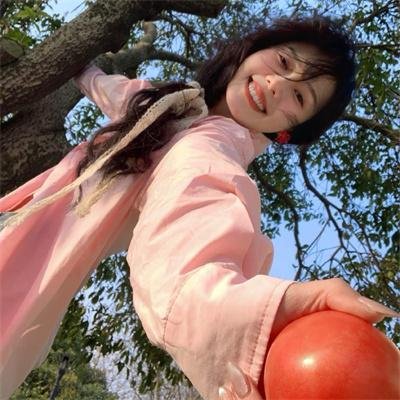 黑色丽人
